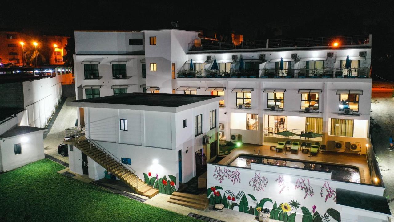 Robert'S Hotel Abidjan Exterior photo