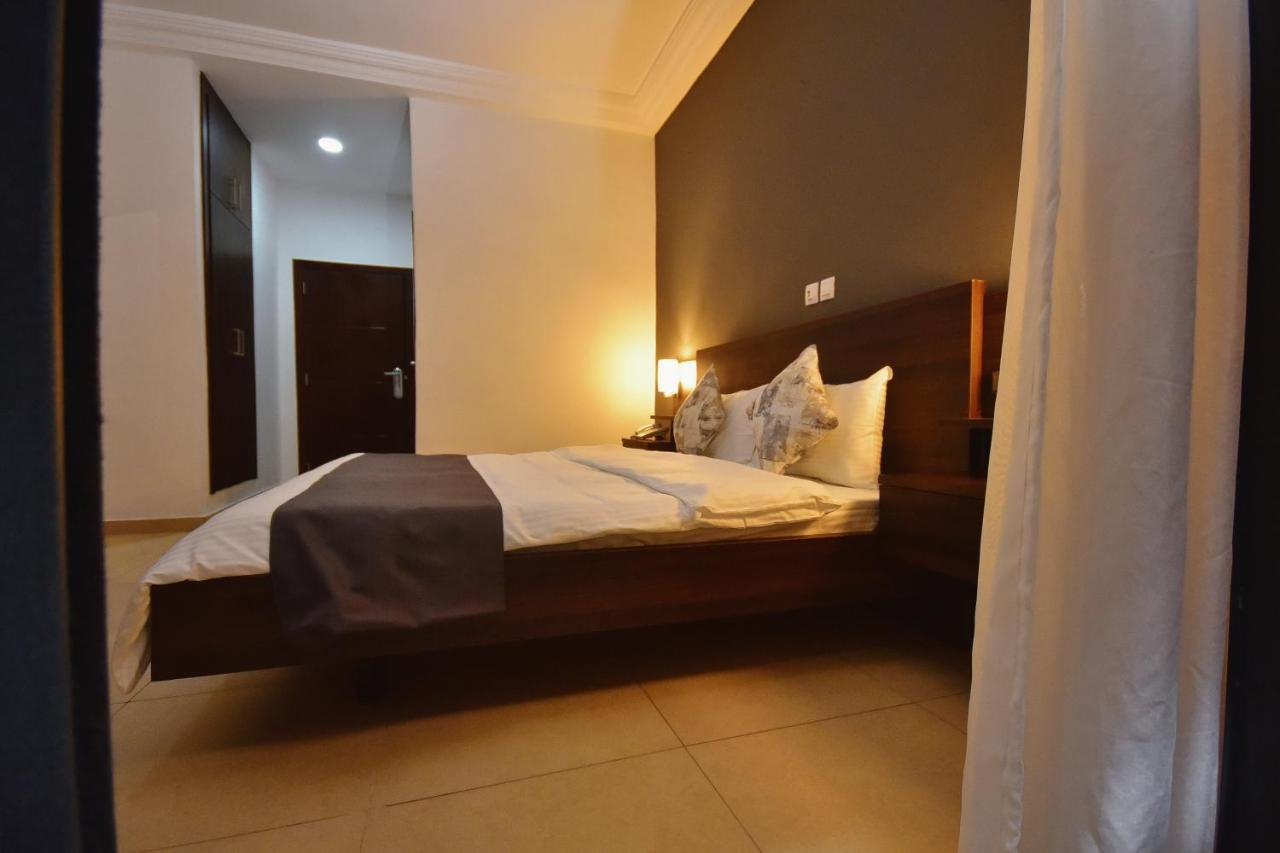 Robert'S Hotel Abidjan Exterior photo
